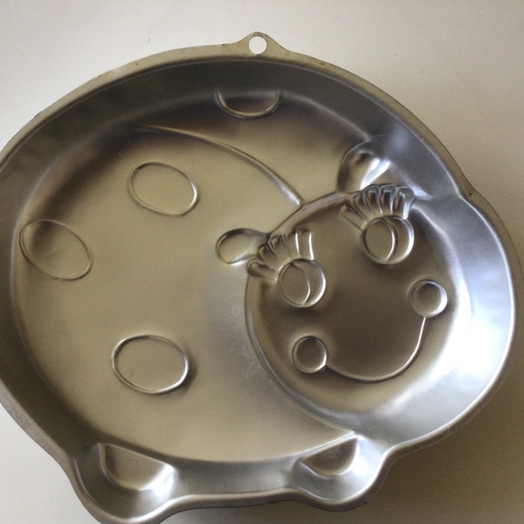 Wilton Lady Bug Cake Pan - Picture 3 of 4